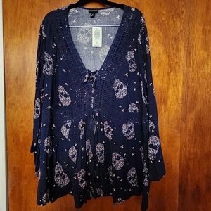 NWT Torrid Floral Skulls Babydoll Gauze Crochet Trim Lace Up Navy Top size 2